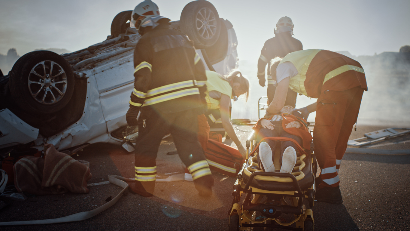 New York car accident claims 2 lives