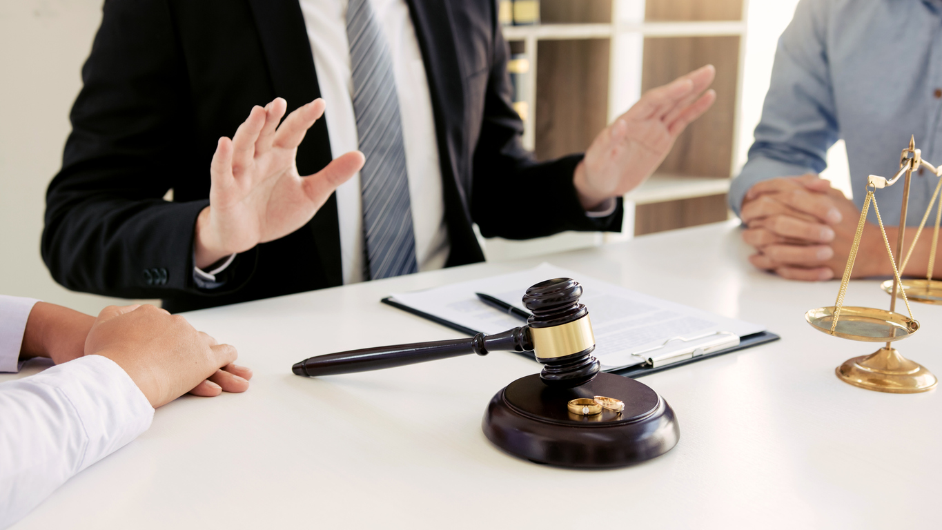 Top 6 Telltale Signs You Hired a Bad Lawyer and How To Avoid it in the Future
