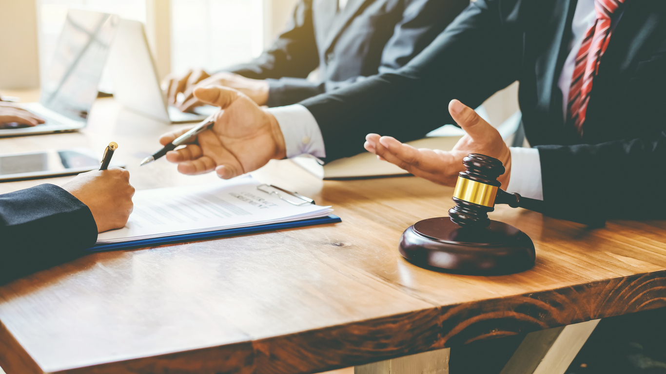 The Role of a Litigation Lawyer in Handling Civil Lawsuits in New York