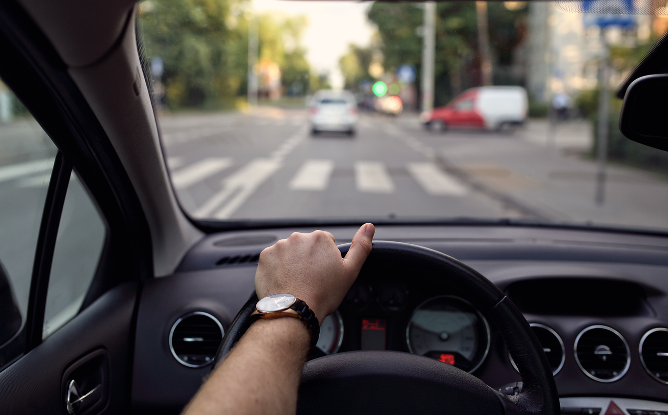 How to Use the Center Lane for Left Turns in NY